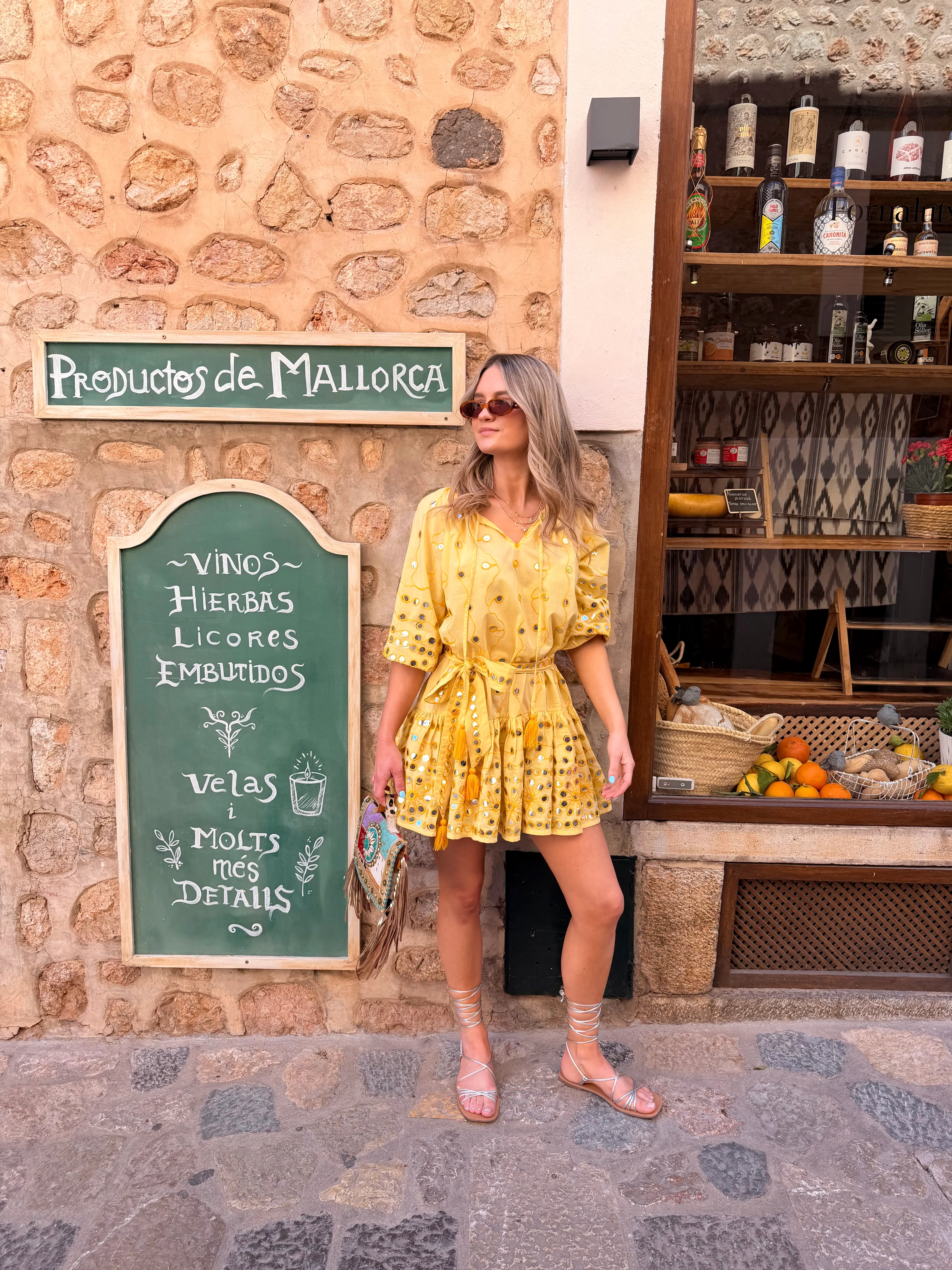 HOLIDAY SHOP